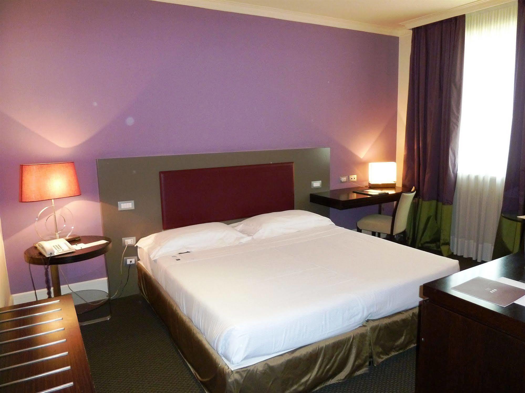 Una Hotel Lodi Extérieur photo