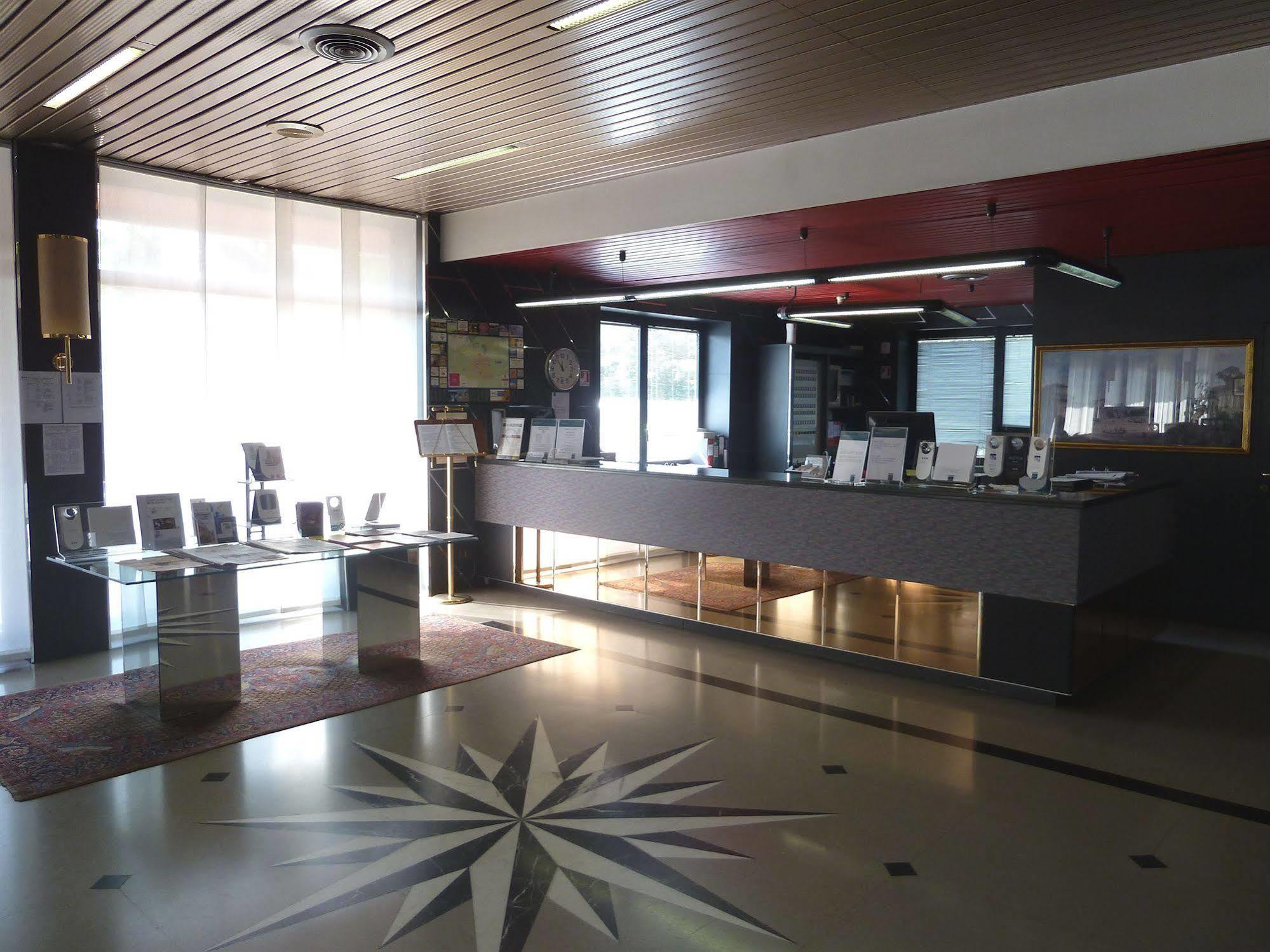 Una Hotel Lodi Extérieur photo