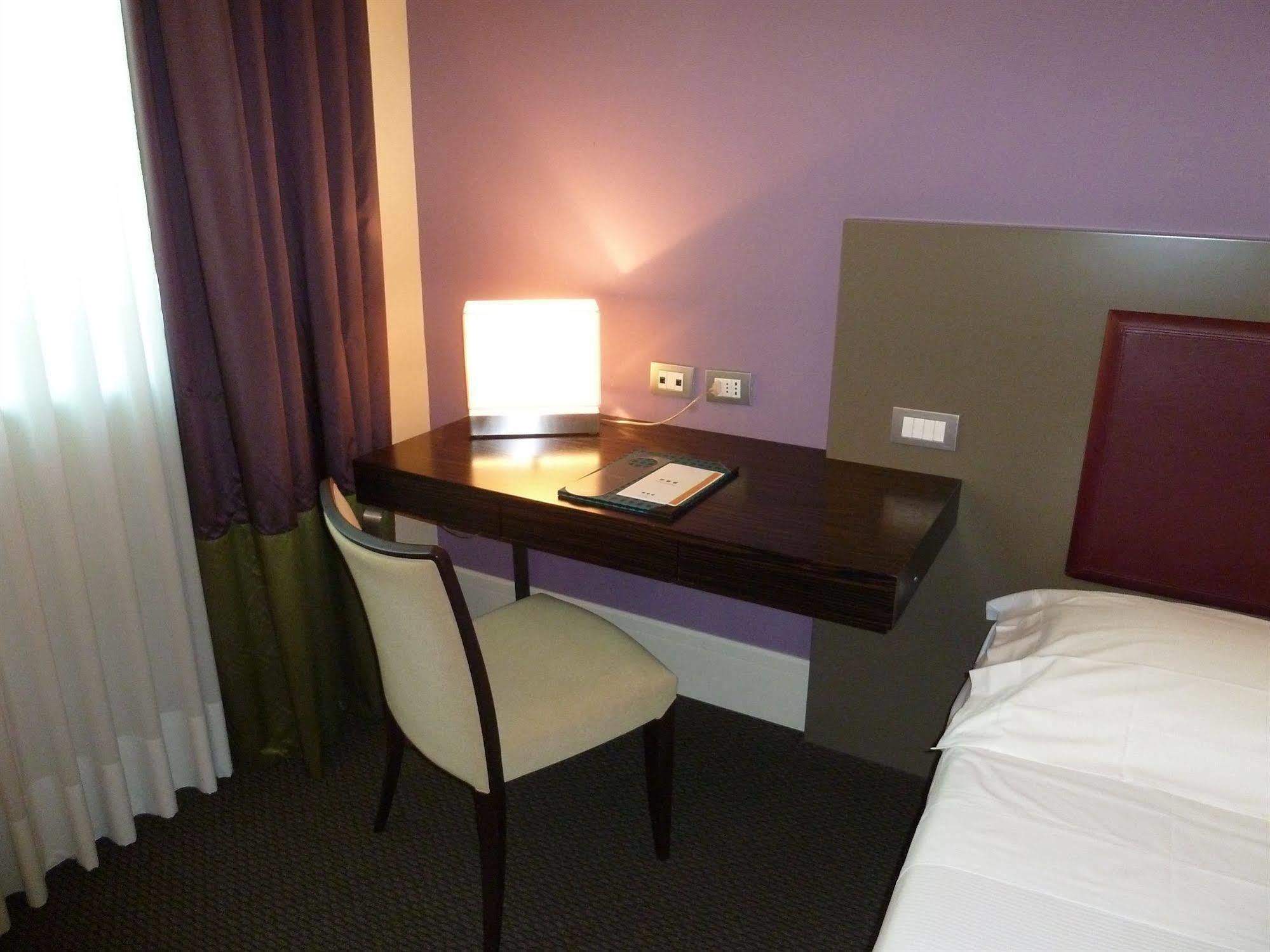 Una Hotel Lodi Extérieur photo